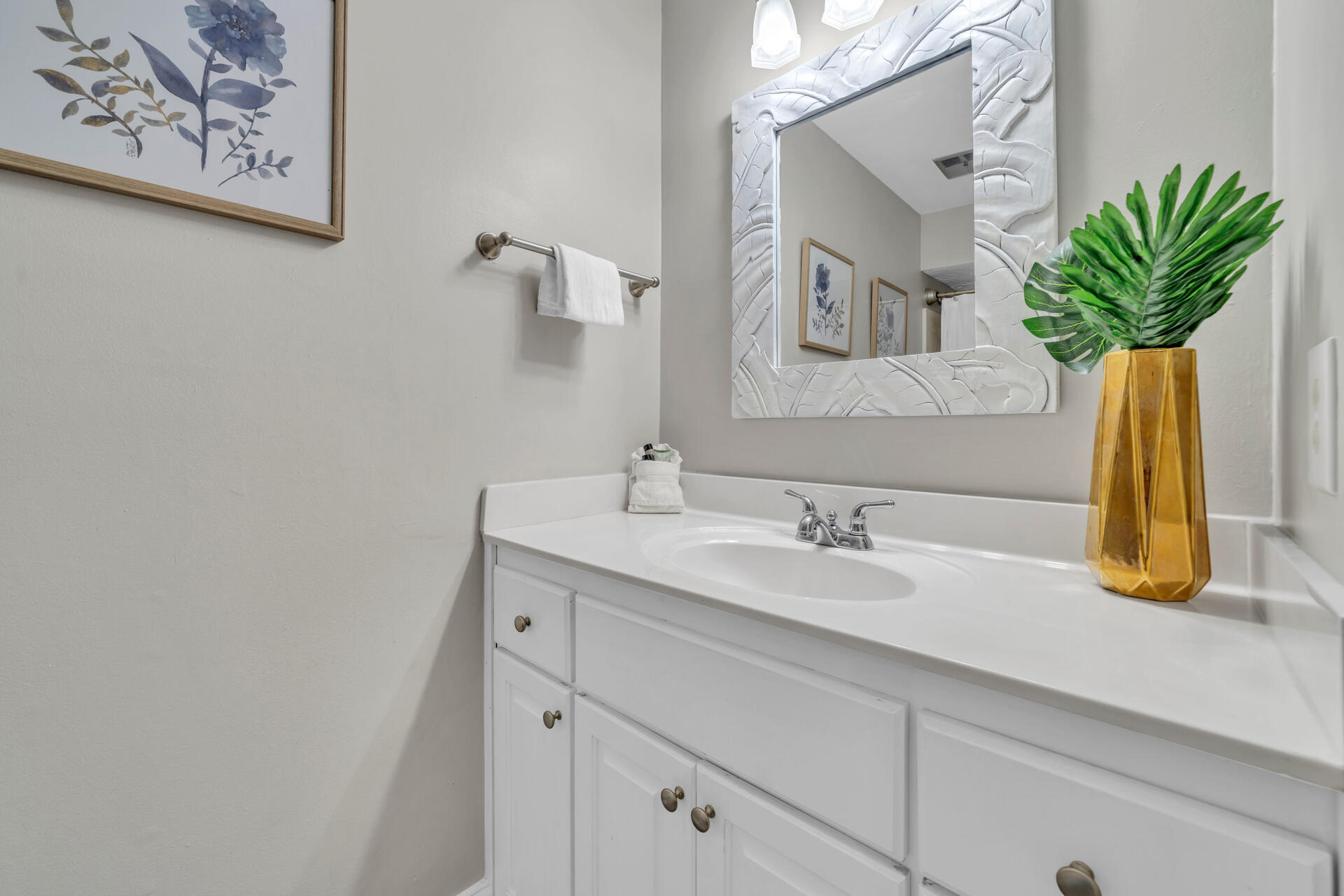 TRADEWIND CONDOS - Residential