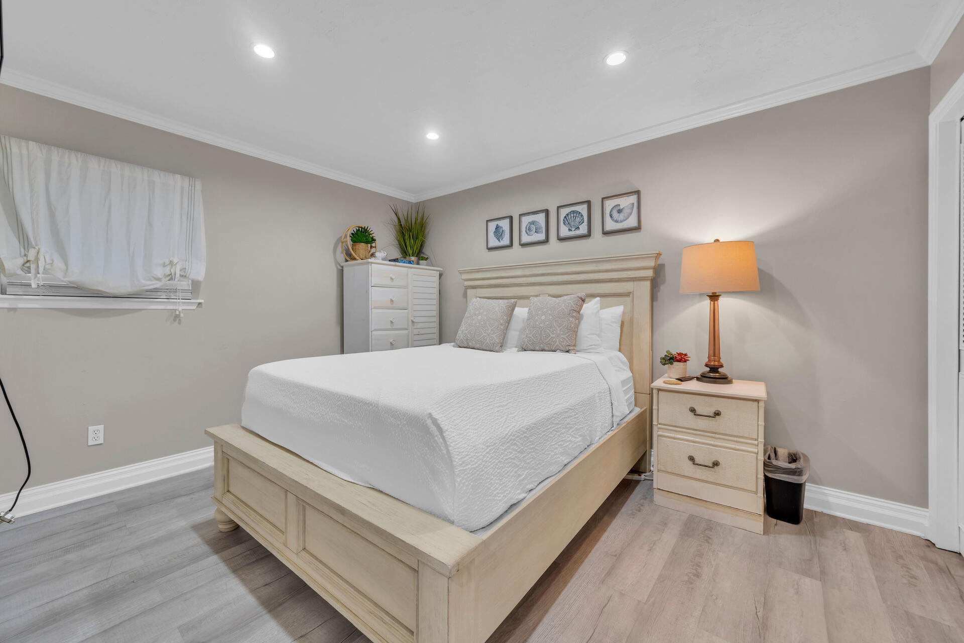 TRADEWIND CONDOS - Residential