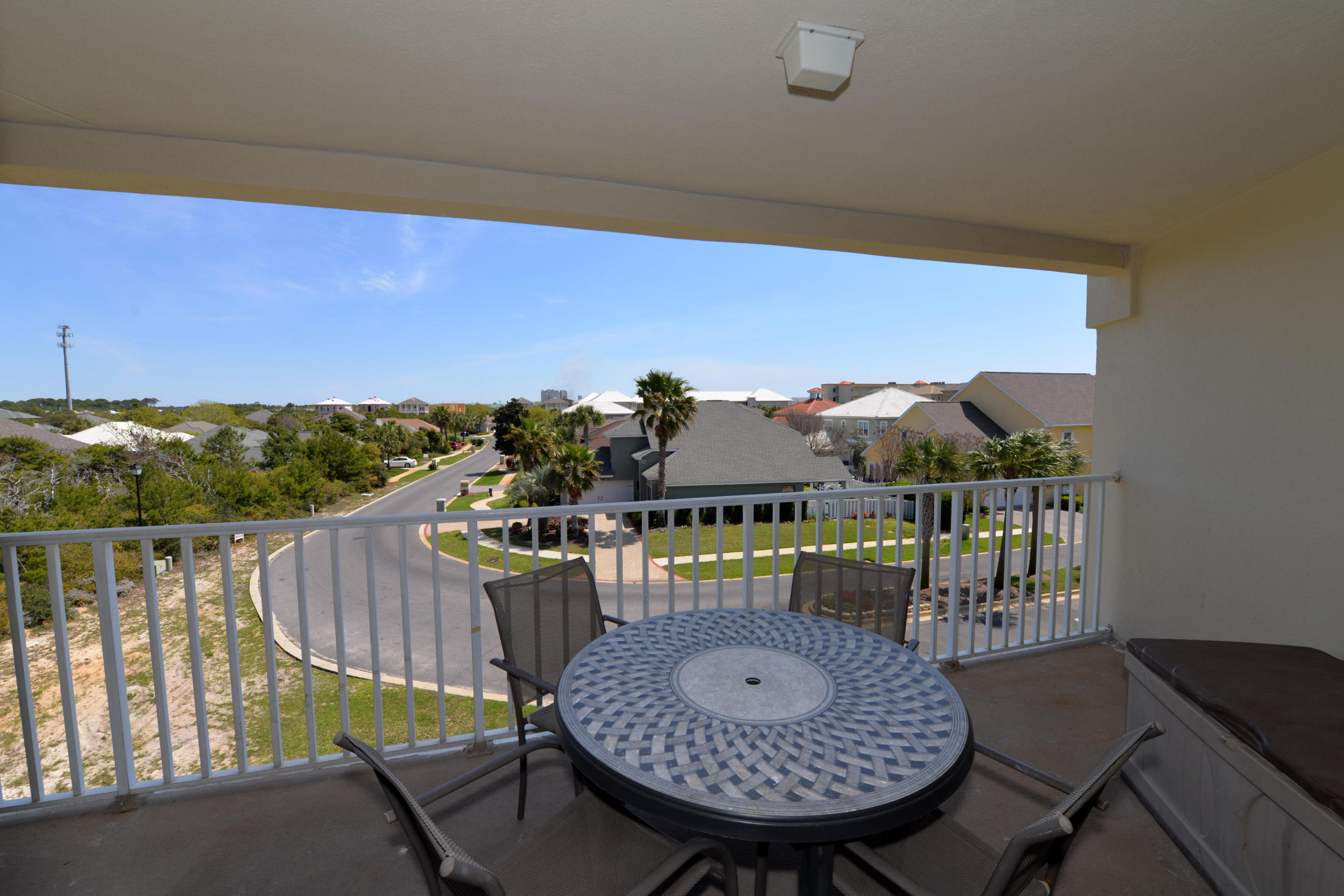 MARAVILLA CONDO 3 - Residential