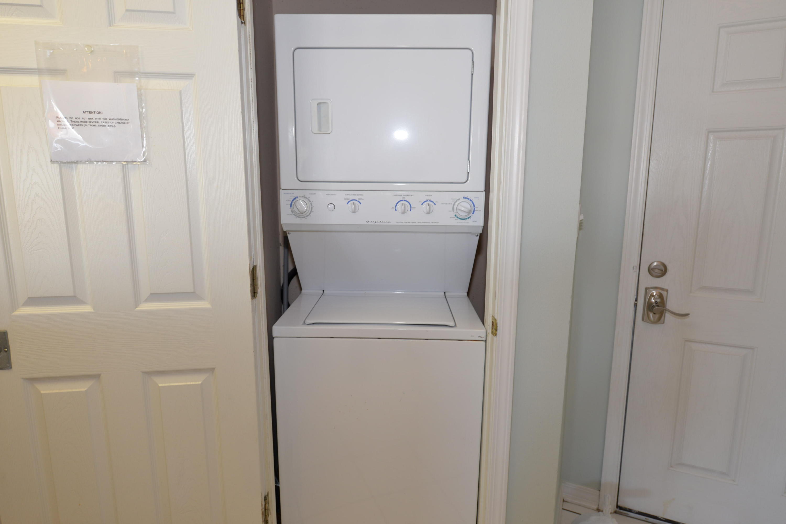 MARAVILLA CONDO 3 - Residential