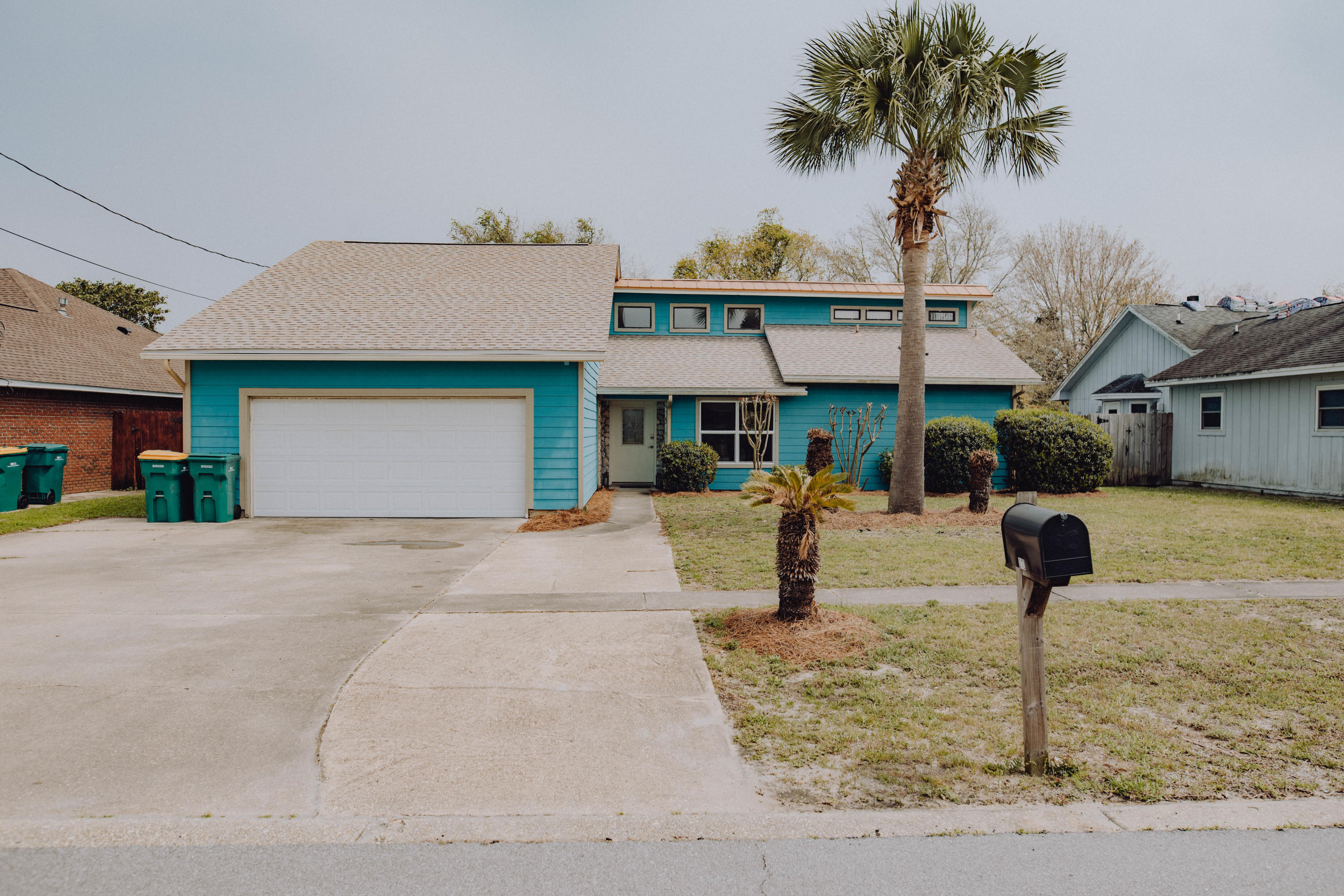 DOLPHIN ESTATES - Residential