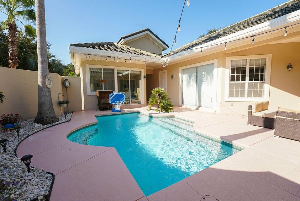 REGATTA BAY - Residential