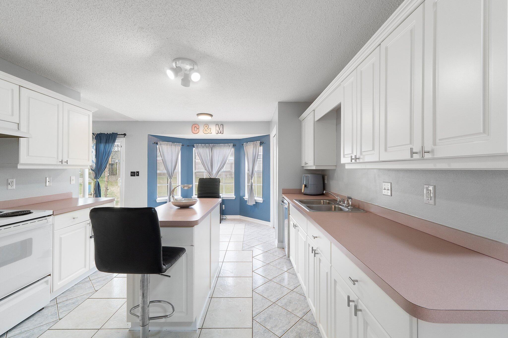 WESTVIEW ESTATES - Residential