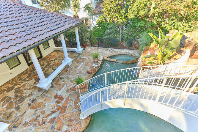 BURNT PINE - Residential