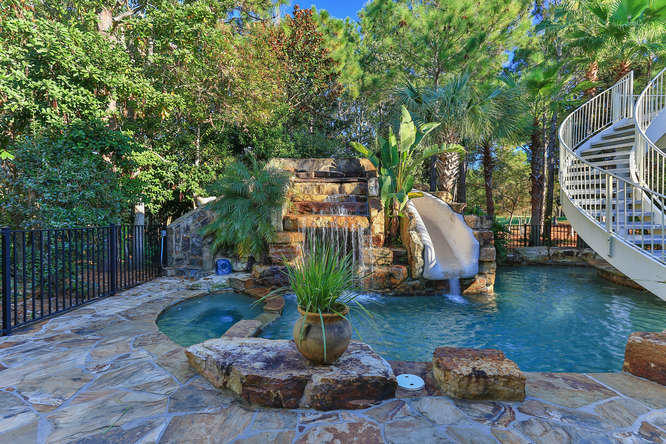 BURNT PINE - Residential