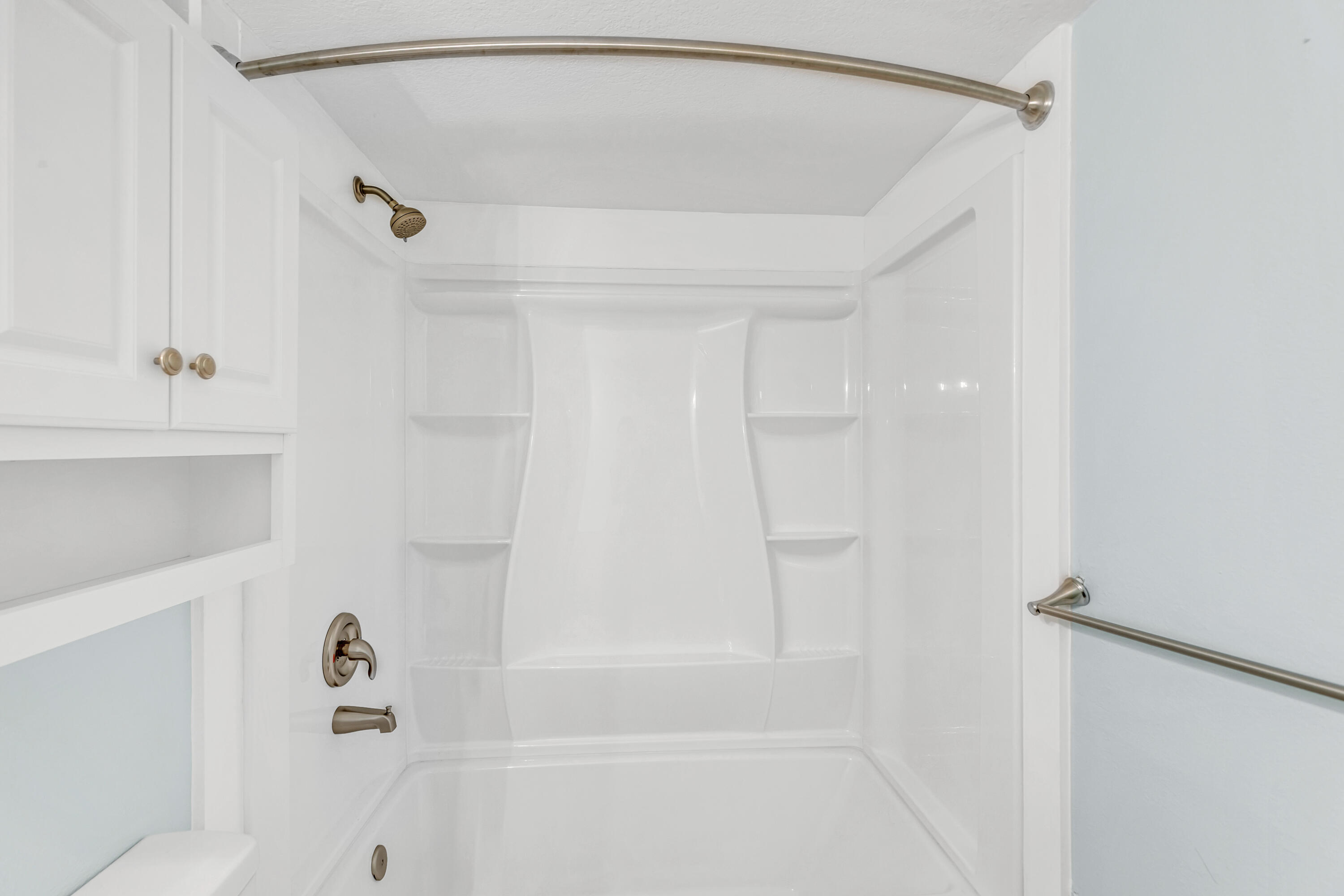 FINISTERRA CONDO - Residential Lease