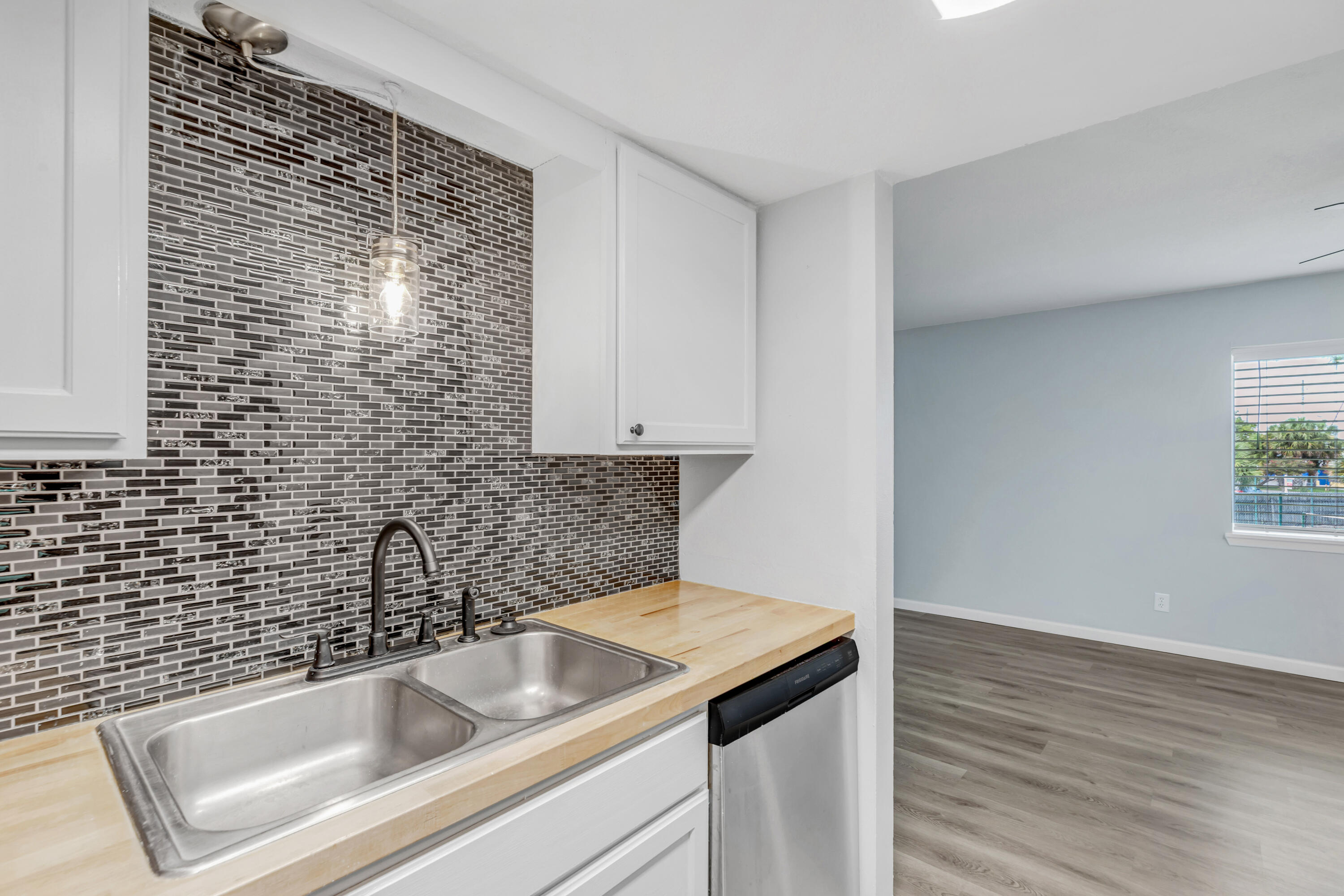 FINISTERRA CONDO - Residential Lease