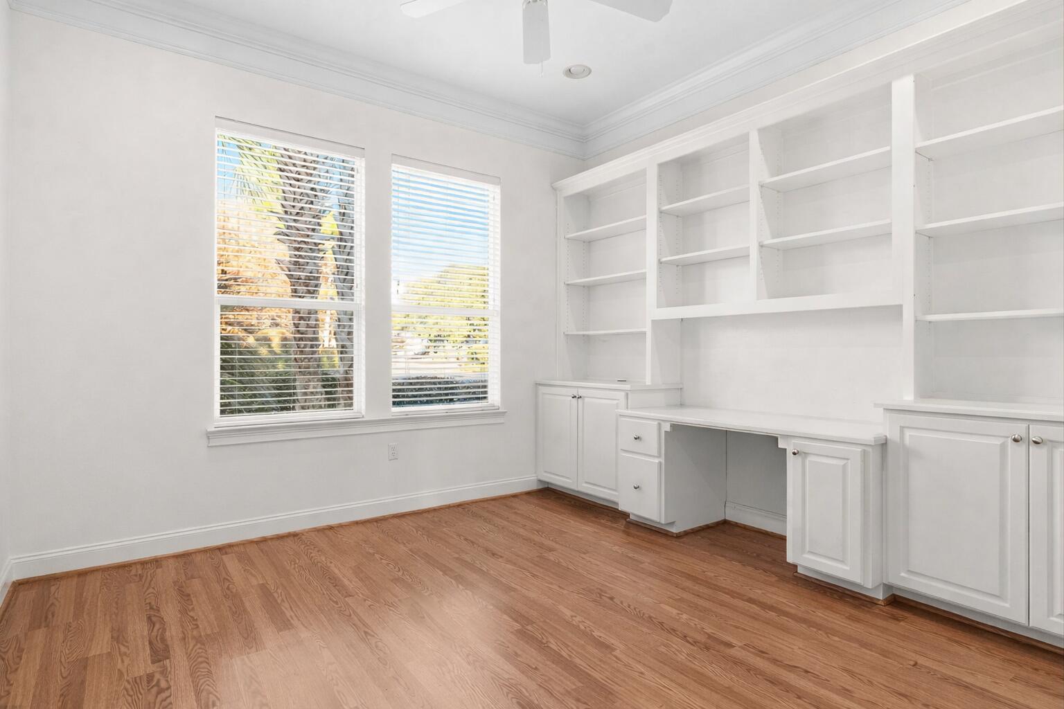 FAIRWAY VILLAS - Residential