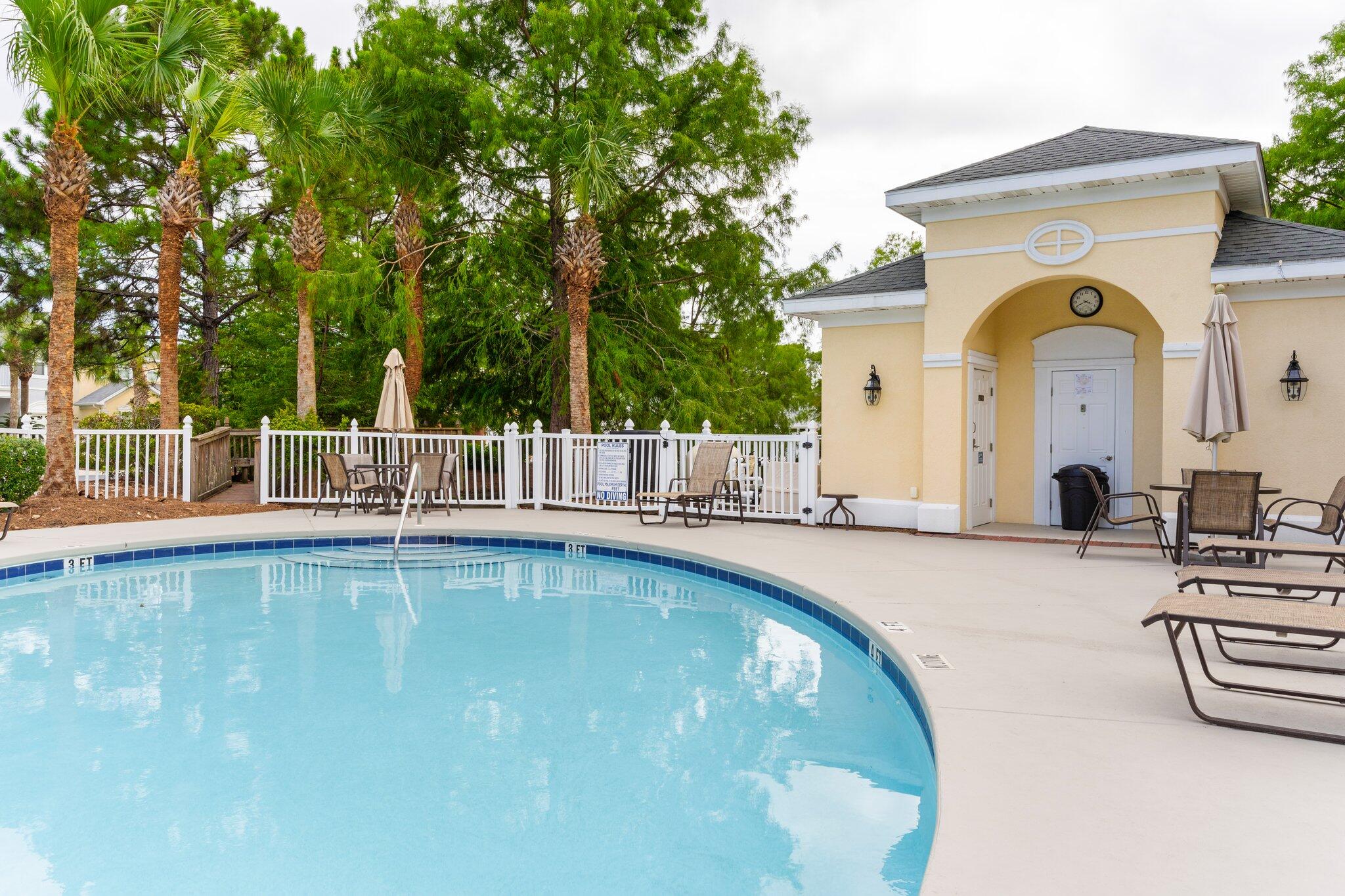 FAIRWAY VILLAS - Residential