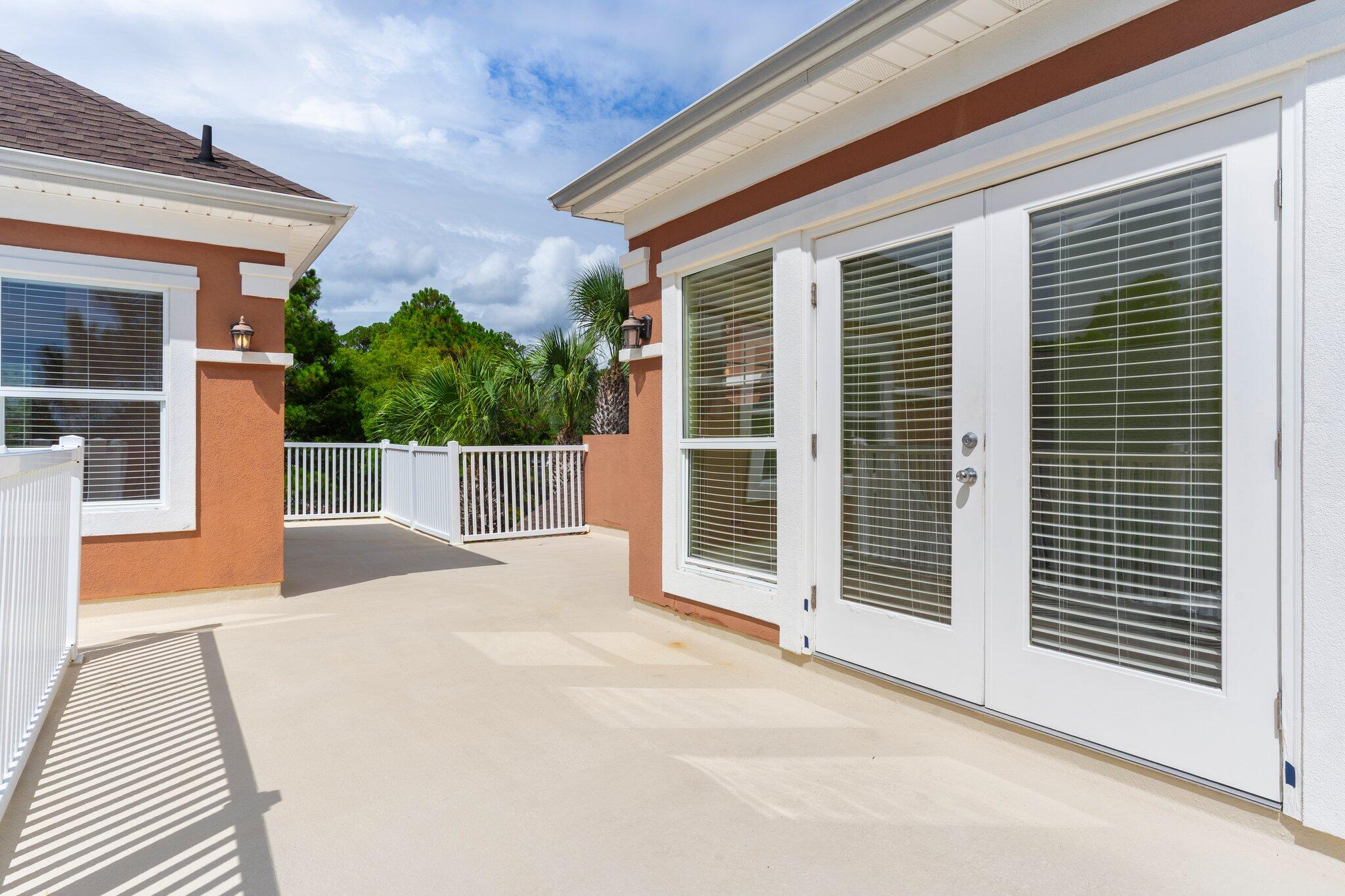 FAIRWAY VILLAS - Residential