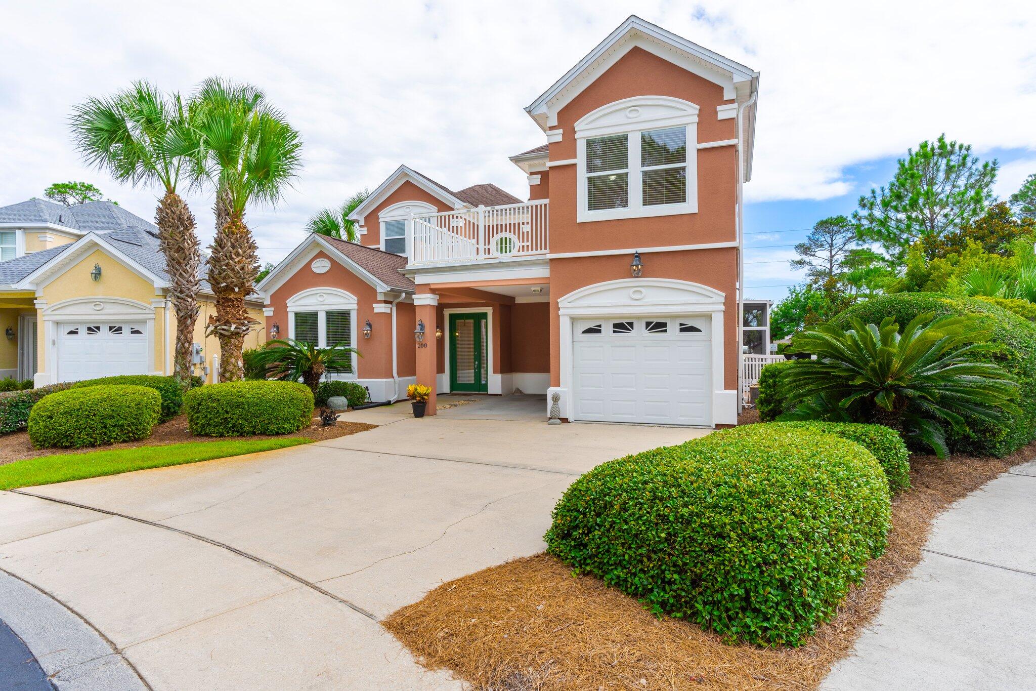 FAIRWAY VILLAS - Residential