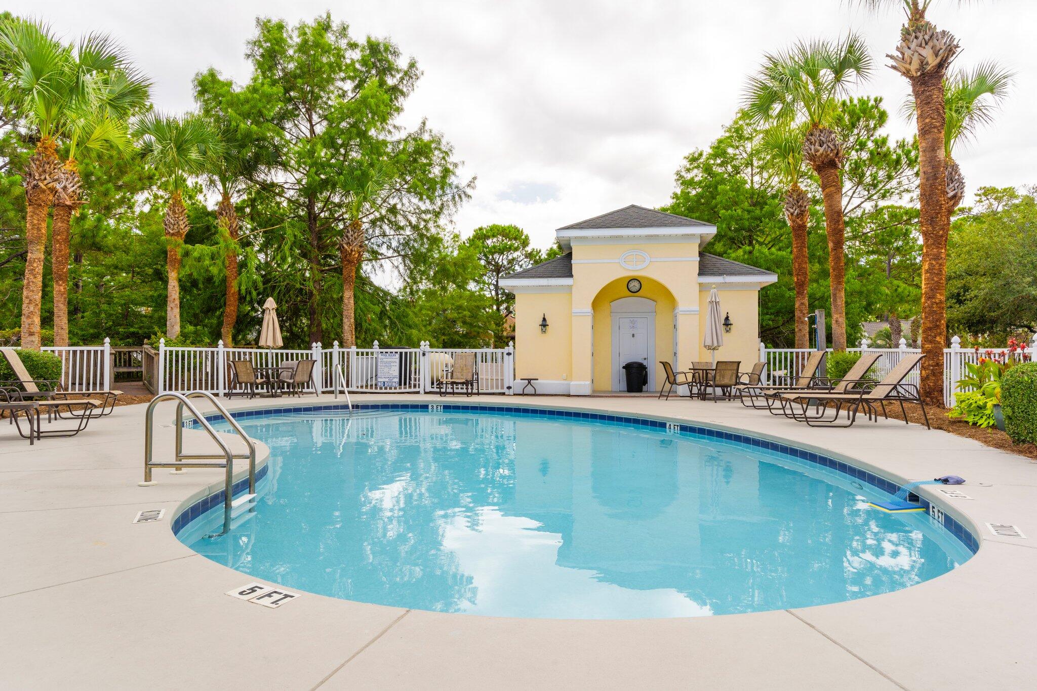 FAIRWAY VILLAS - Residential