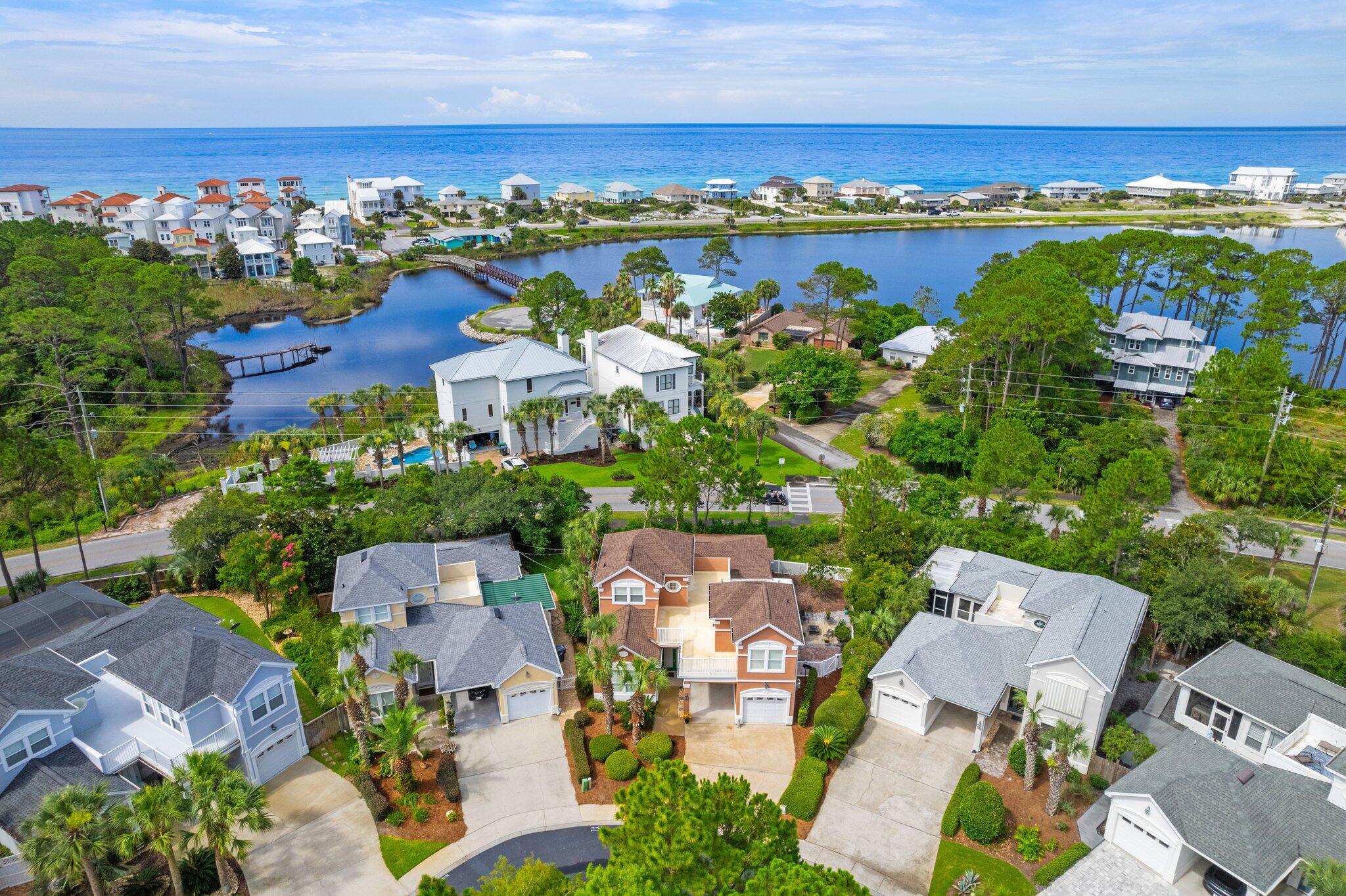 FAIRWAY VILLAS - Residential