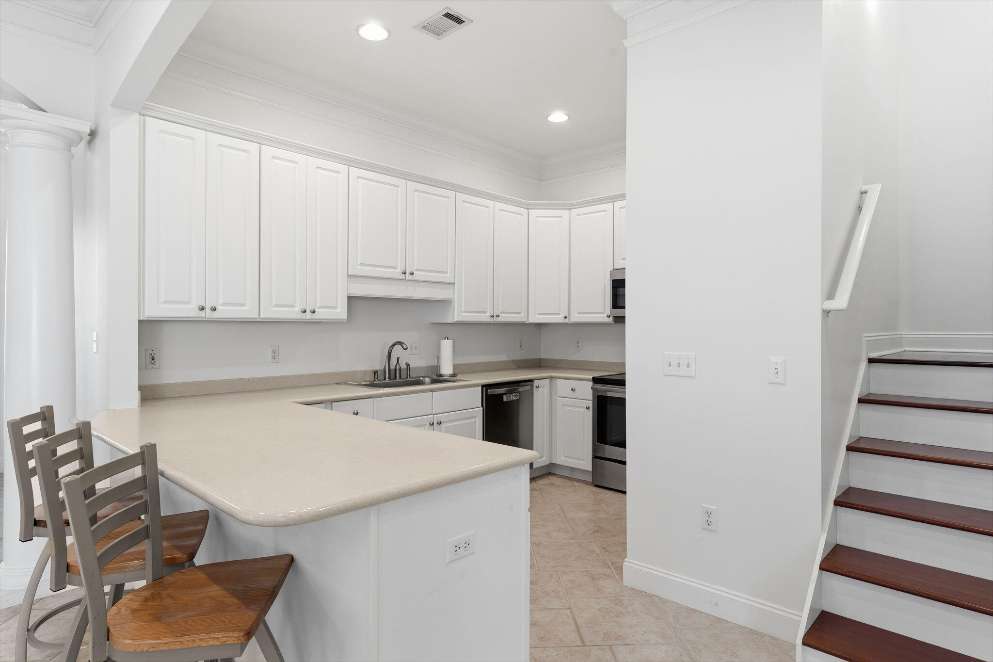 FAIRWAY VILLAS - Residential