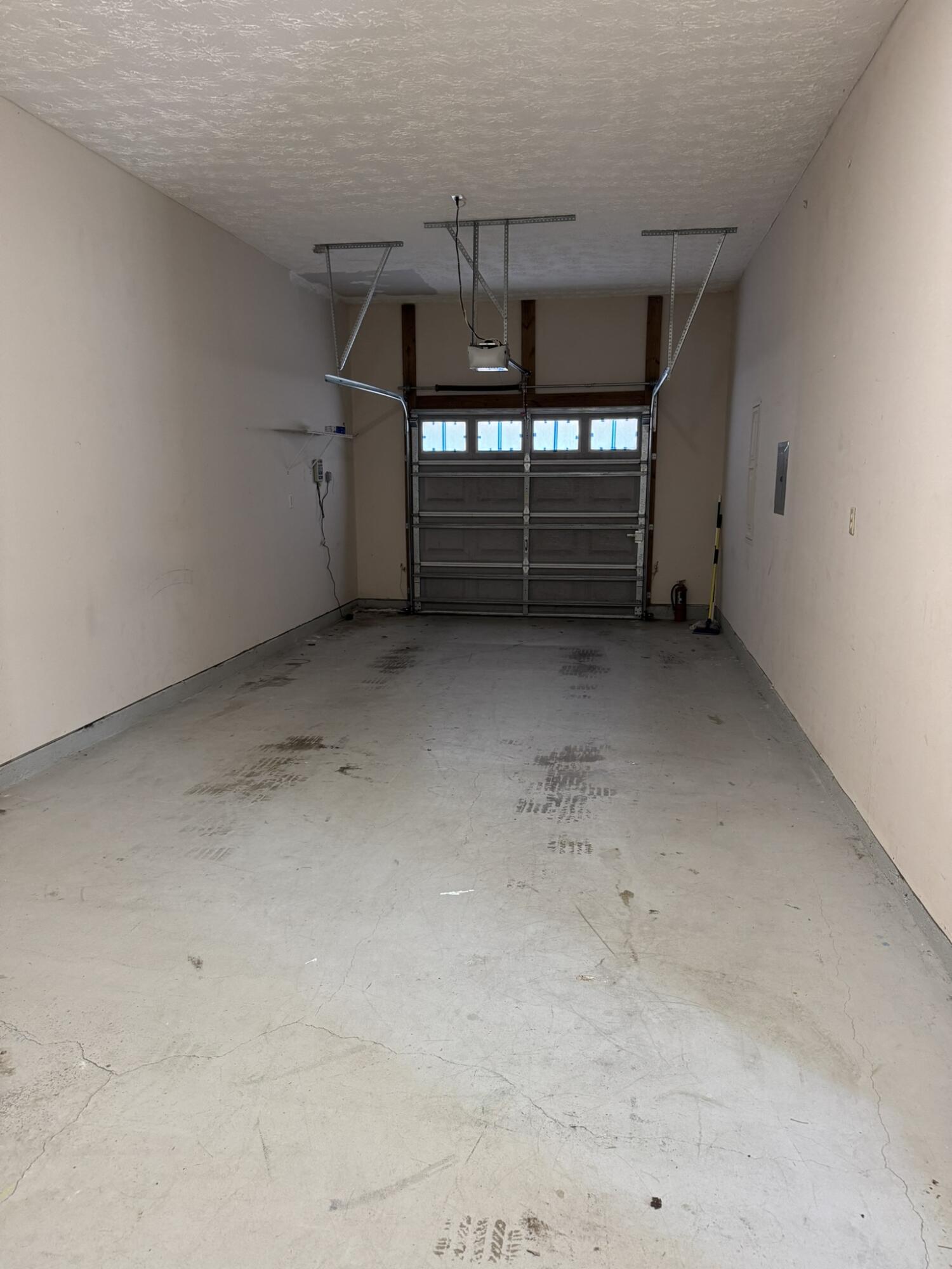 BAY GROVE - Residential Lease