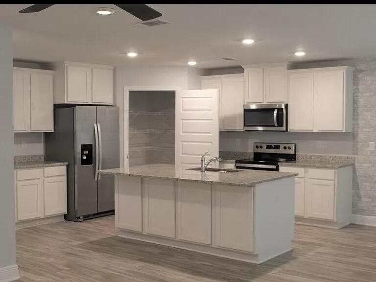HERITAGE OAKS - Residential