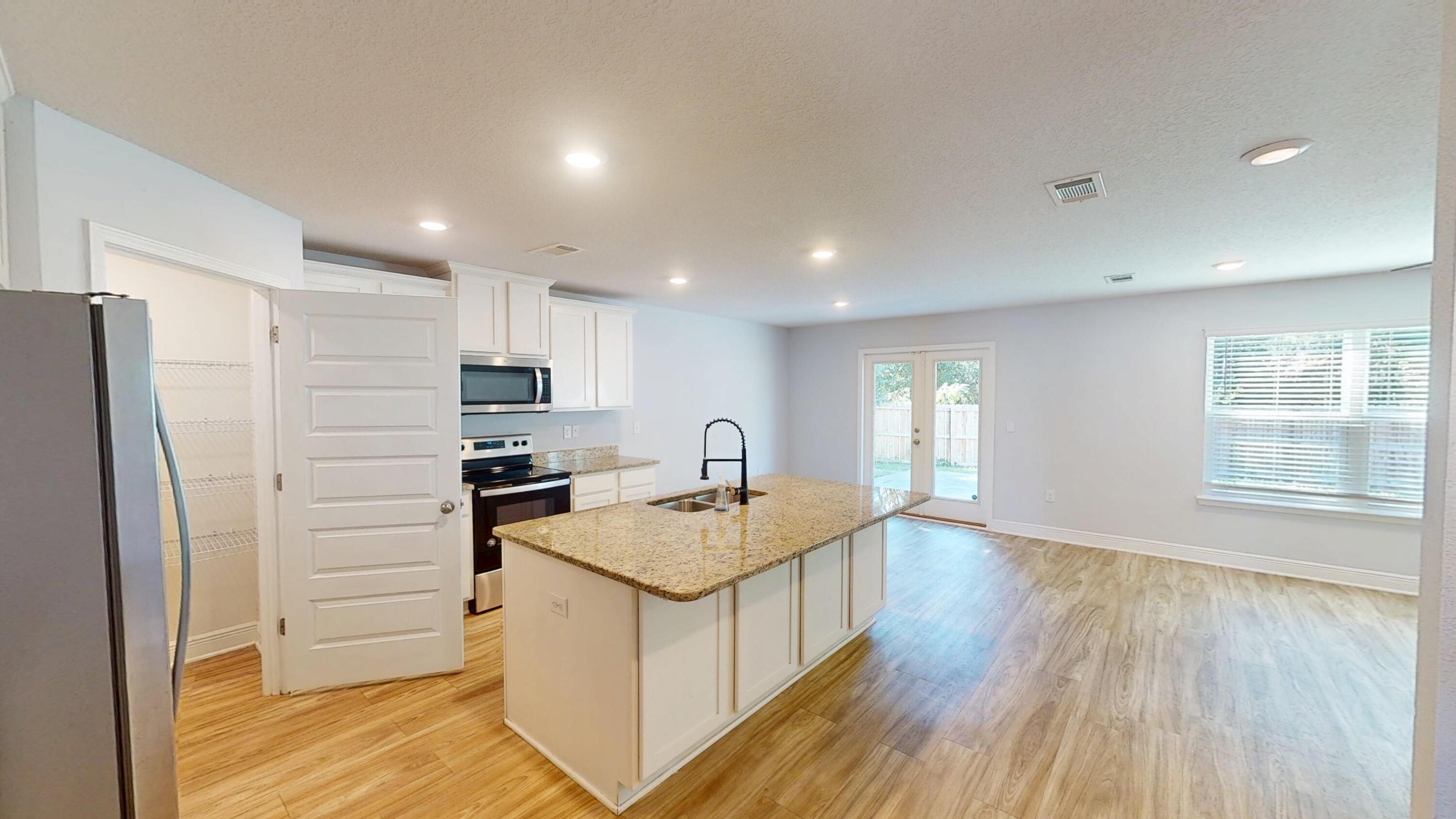 HERITAGE OAKS - Residential
