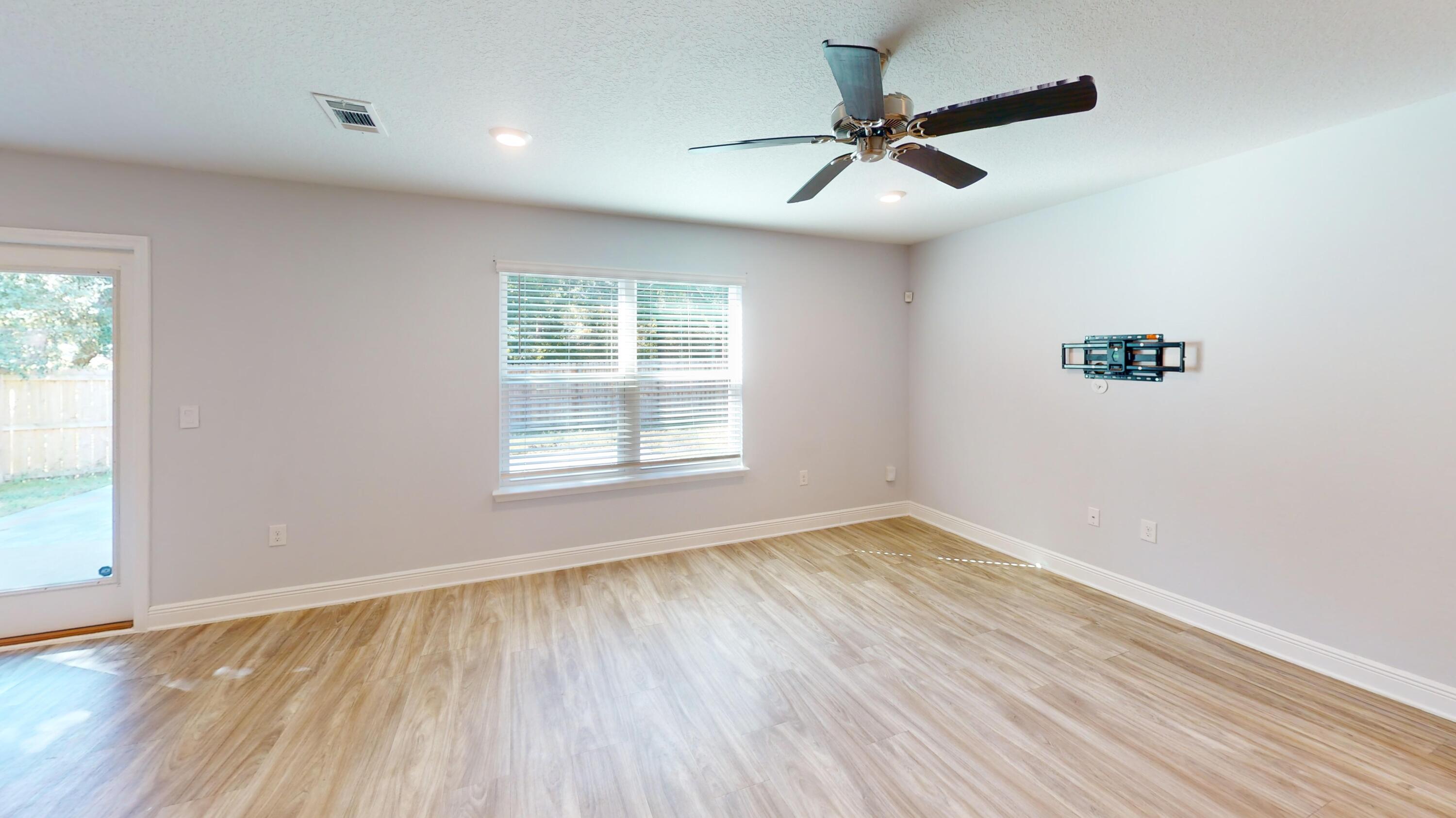 HERITAGE OAKS - Residential
