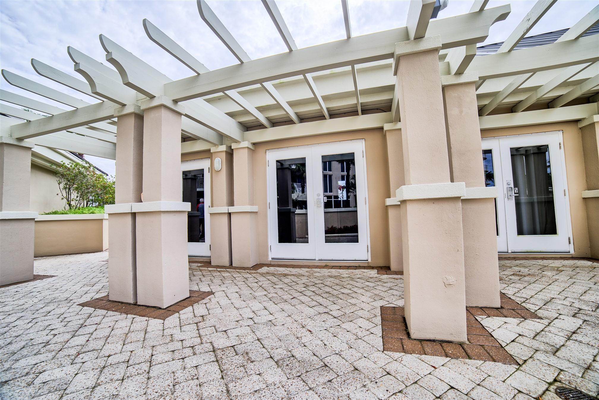 ONE BEACH CLUB - Residential