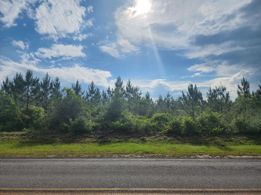 Beautiful property in Laurel Hill, bring your house plans and build that barndominium while you enjoy the serentity of the country setting without being too far out form town.