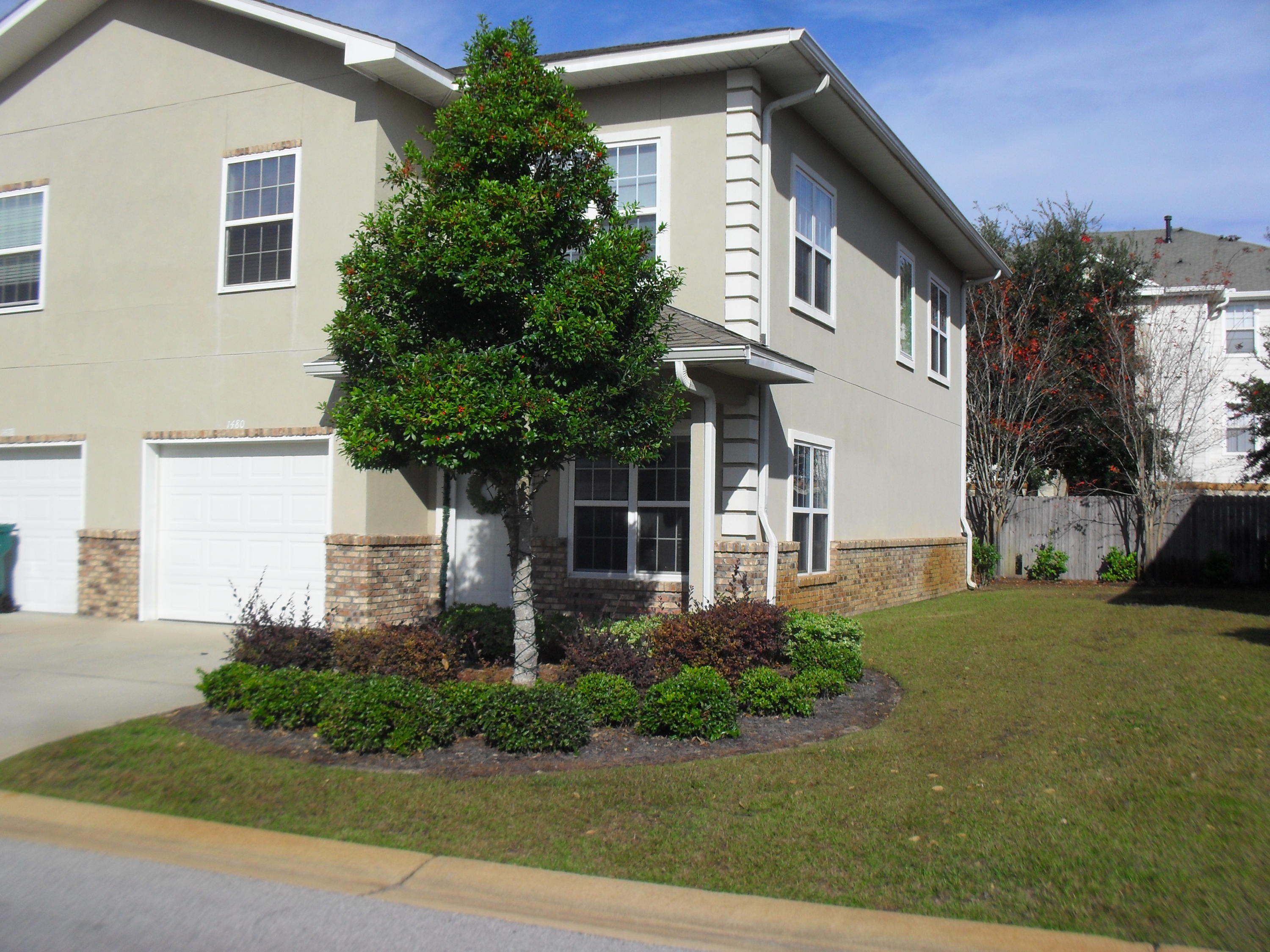 MERIDIAN SQUARE T/H - Residential