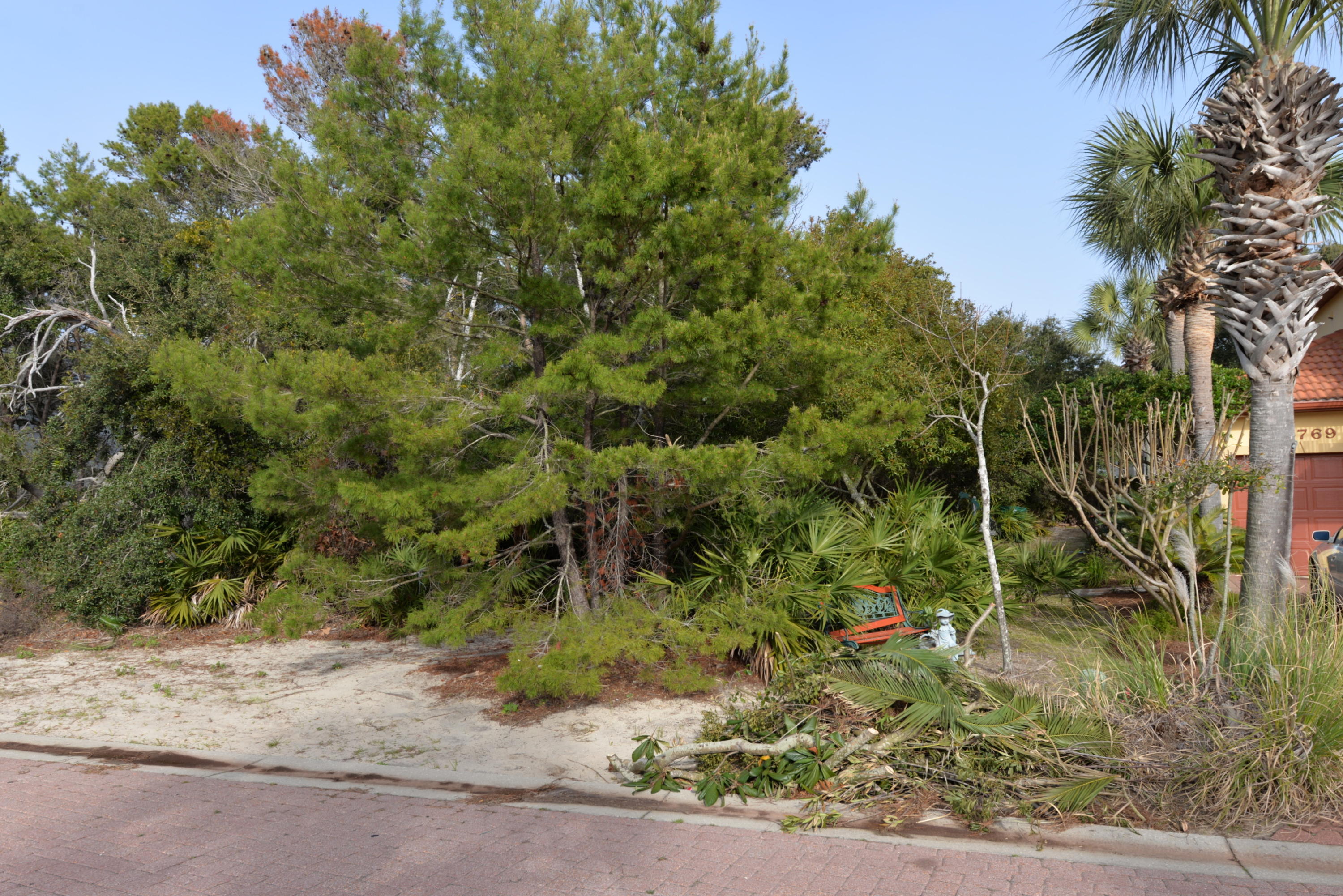 Build your dream home within walking distance to the beach!! This lot is located on Bonaire Cay in Destiny East - a quiet circle with no thru traffic. Destiny East amenities include a community pool, spa, fitness room, clubhouse and small theater. This is where you could build a lifetime of memories!! All information deemed reliable but not guaranteed.