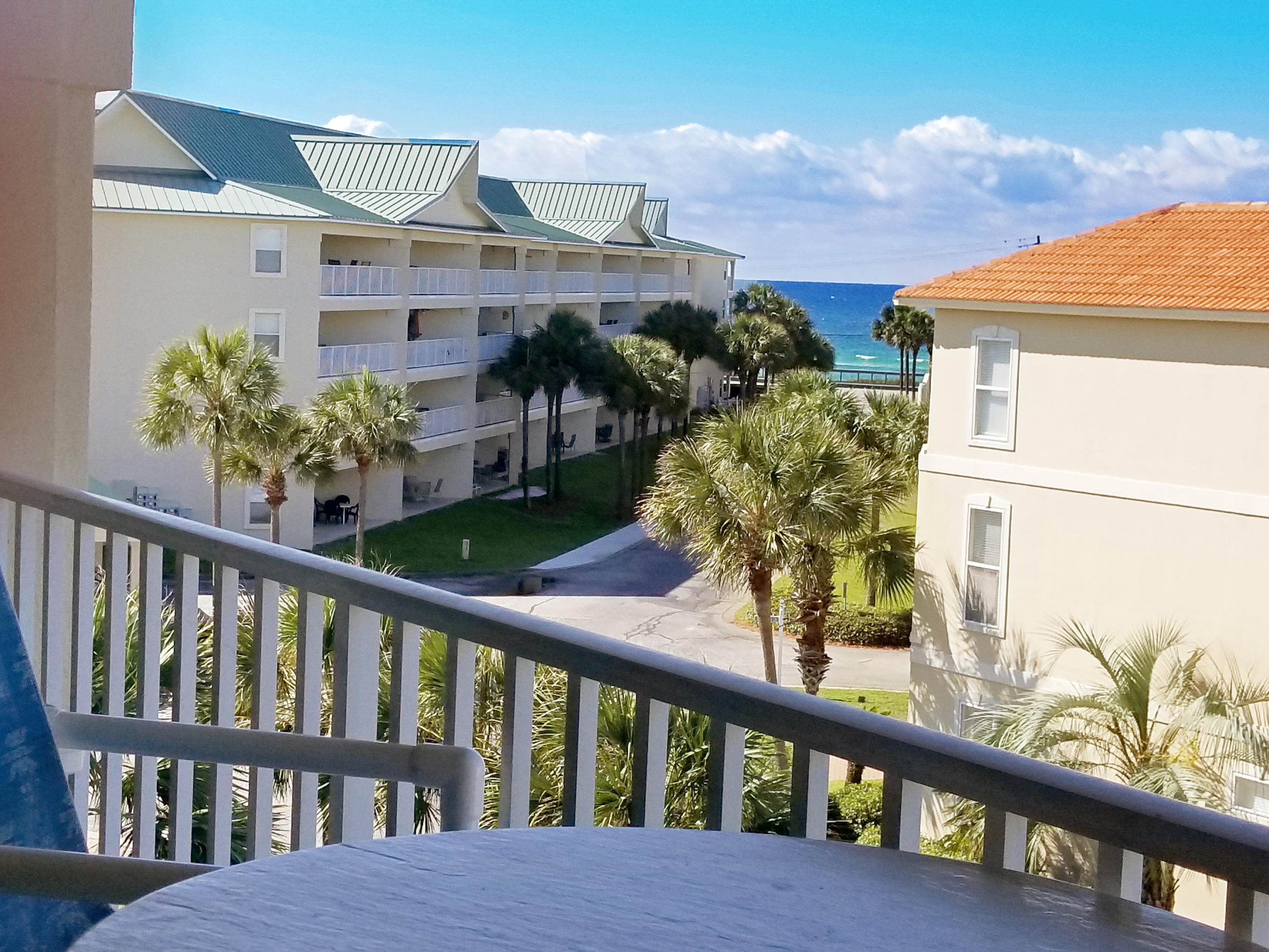 MARAVILLA CONDO 2 - Residential