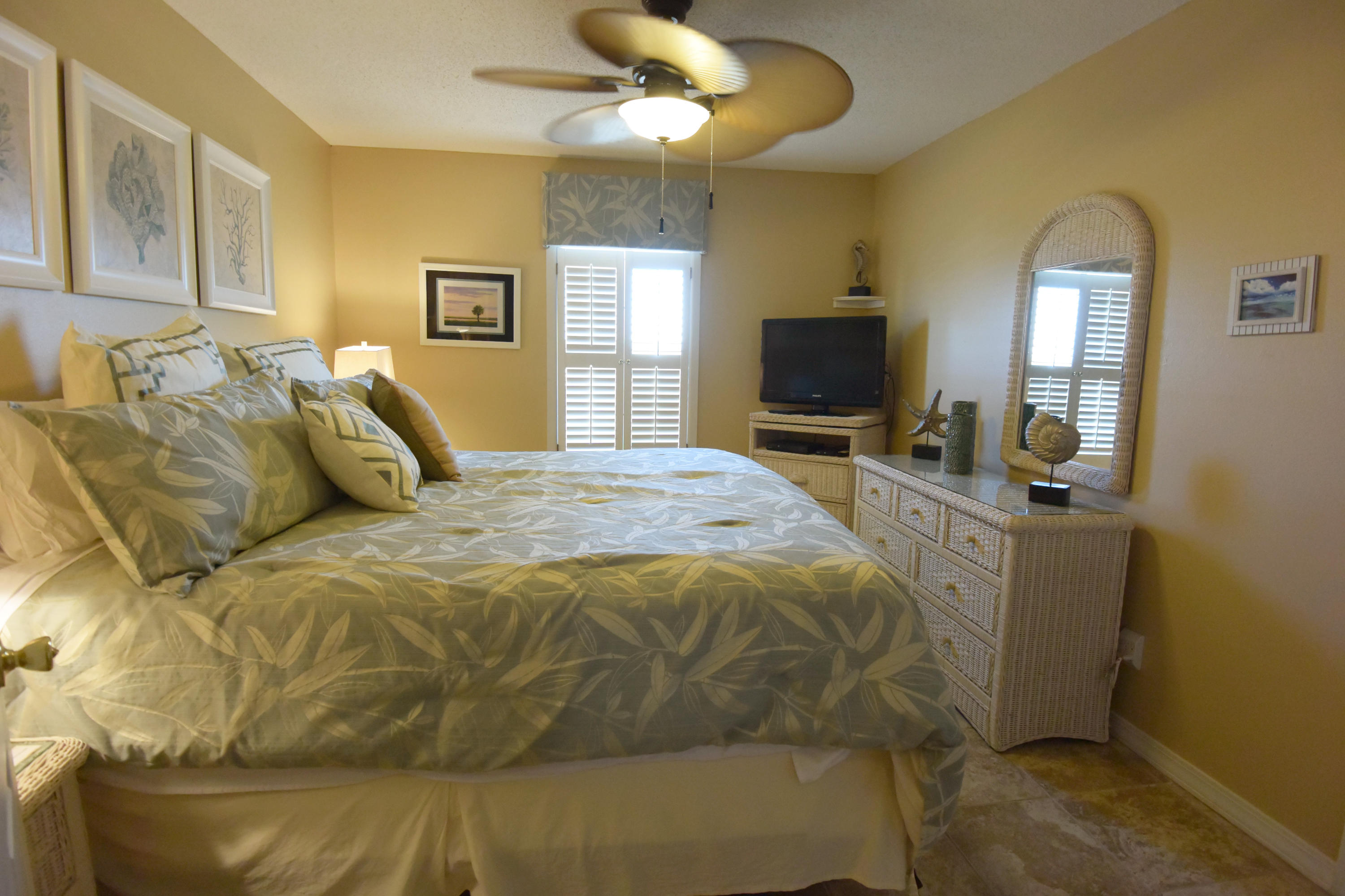 MARAVILLA CONDO 2 - Residential