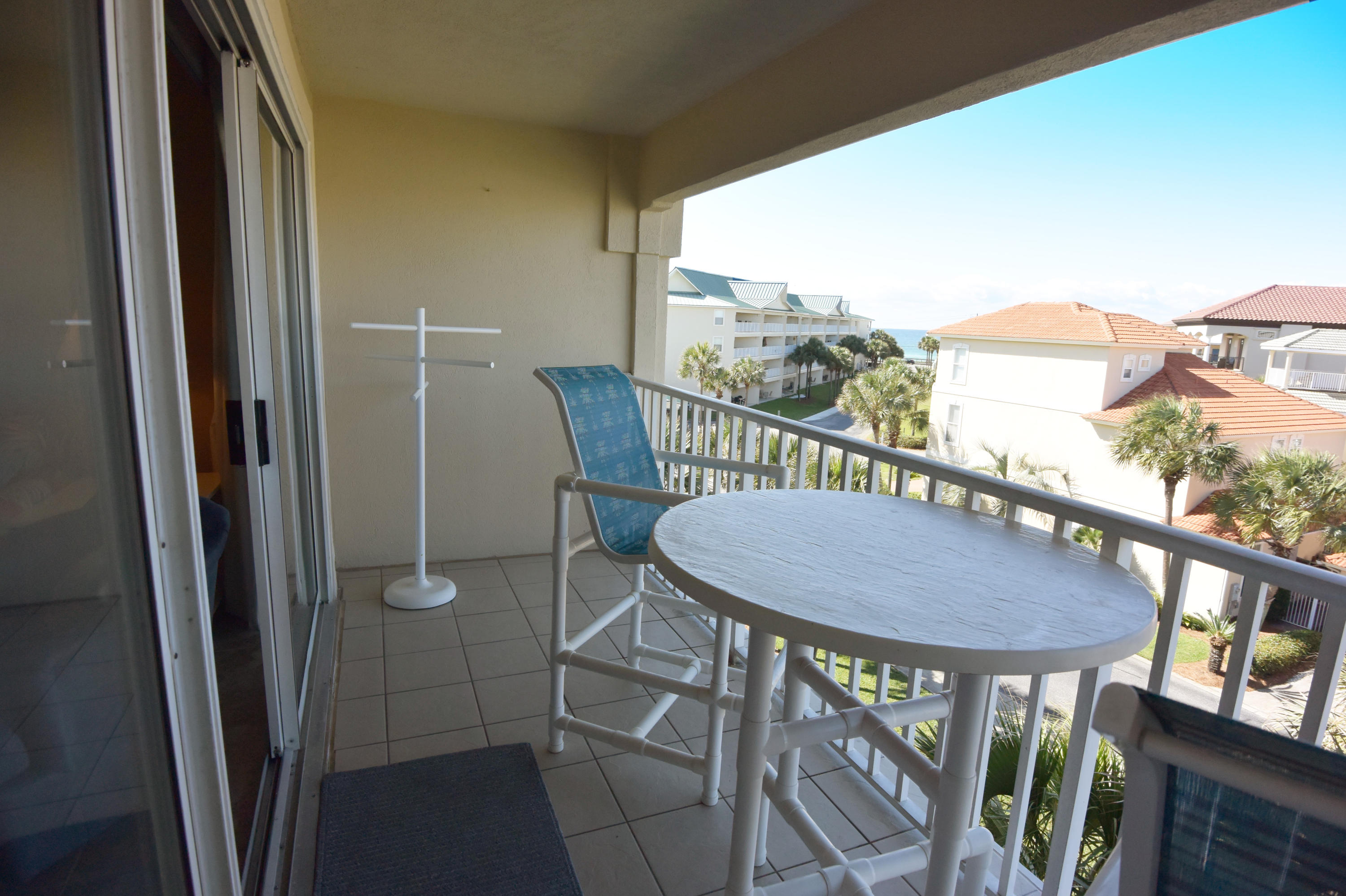 MARAVILLA CONDO 2 - Residential