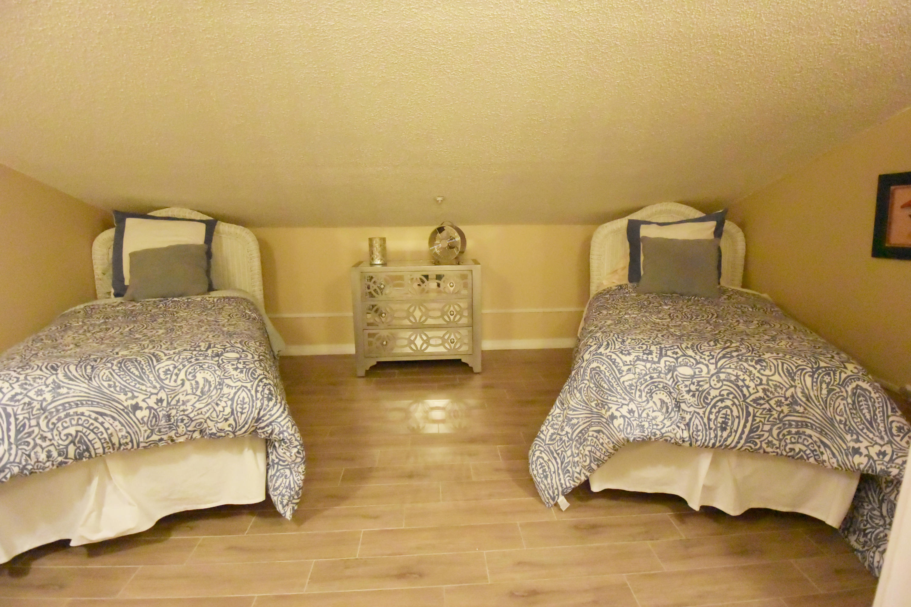 MARAVILLA CONDO 2 - Residential