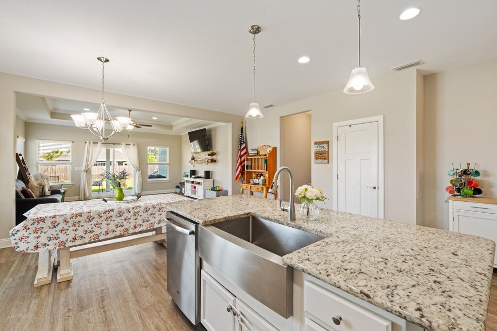 CROSS CREEK - Residential