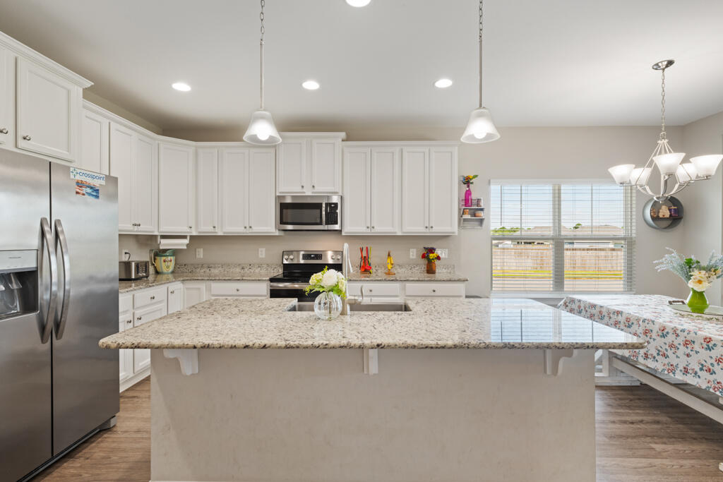 CROSS CREEK - Residential
