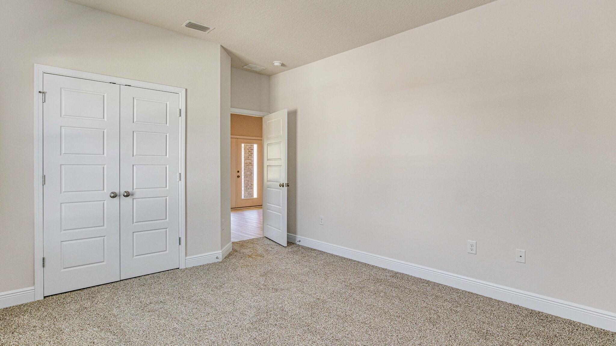 Roman Oaks - Residential