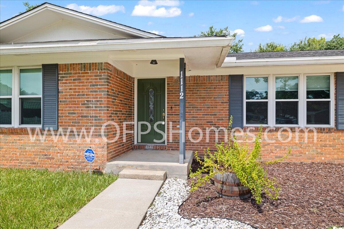 PALM ESTATES - Residential Lease