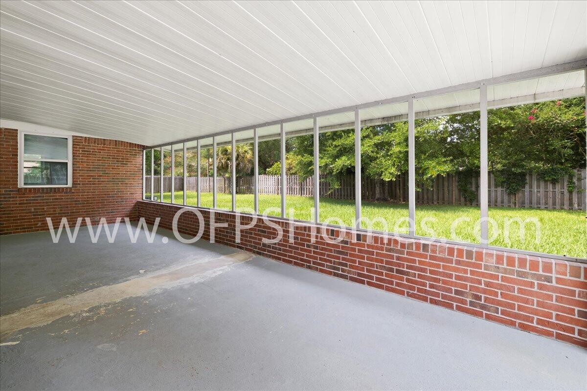 PALM ESTATES - Residential Lease