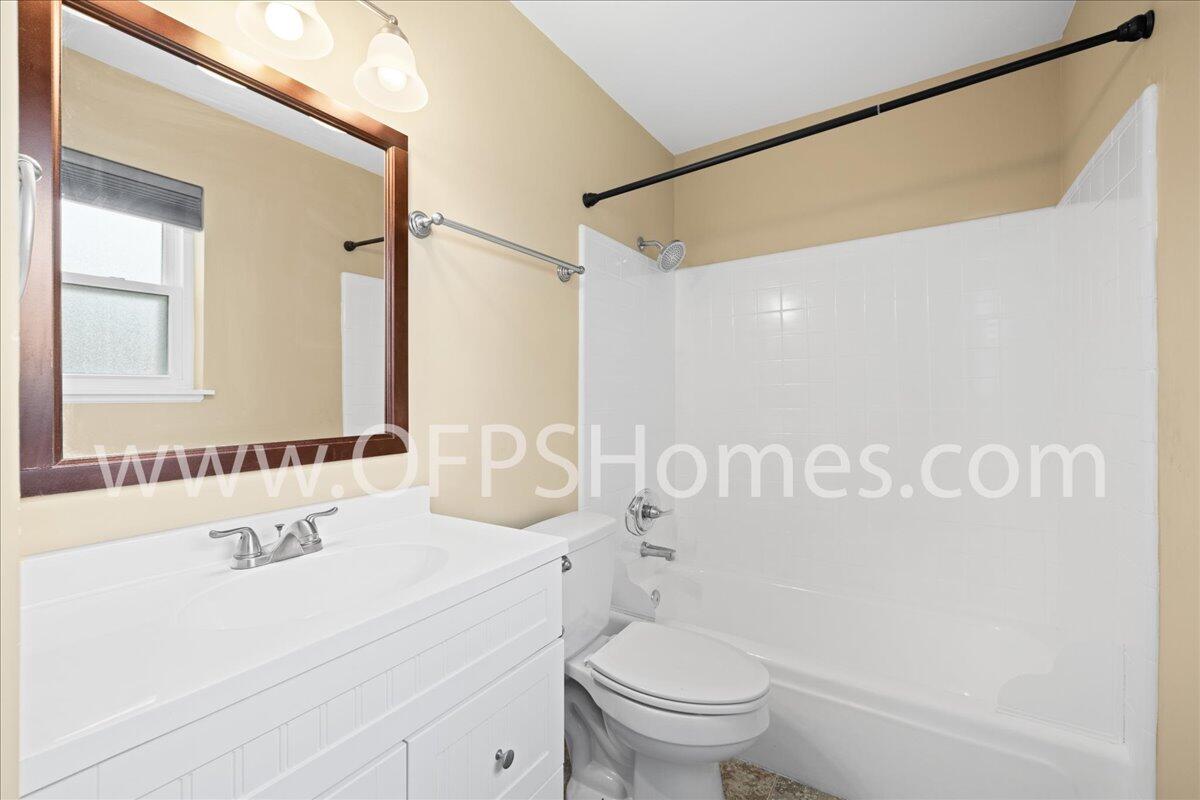 PALM ESTATES - Residential Lease