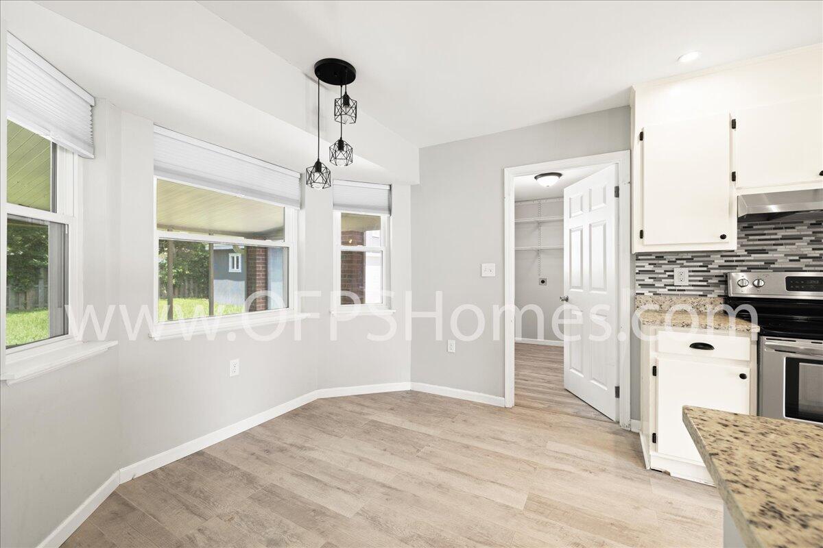 PALM ESTATES - Residential Lease