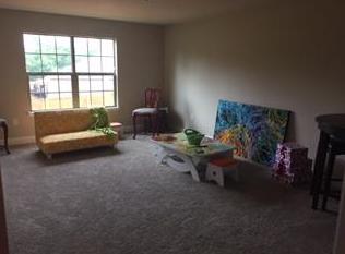 HIDDEN VALLEY - Residential