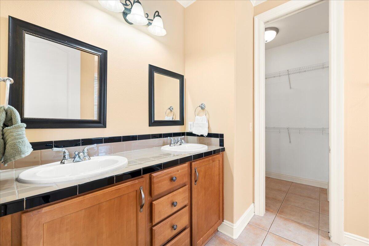 SOVEREIGN ISLE S/D - Residential