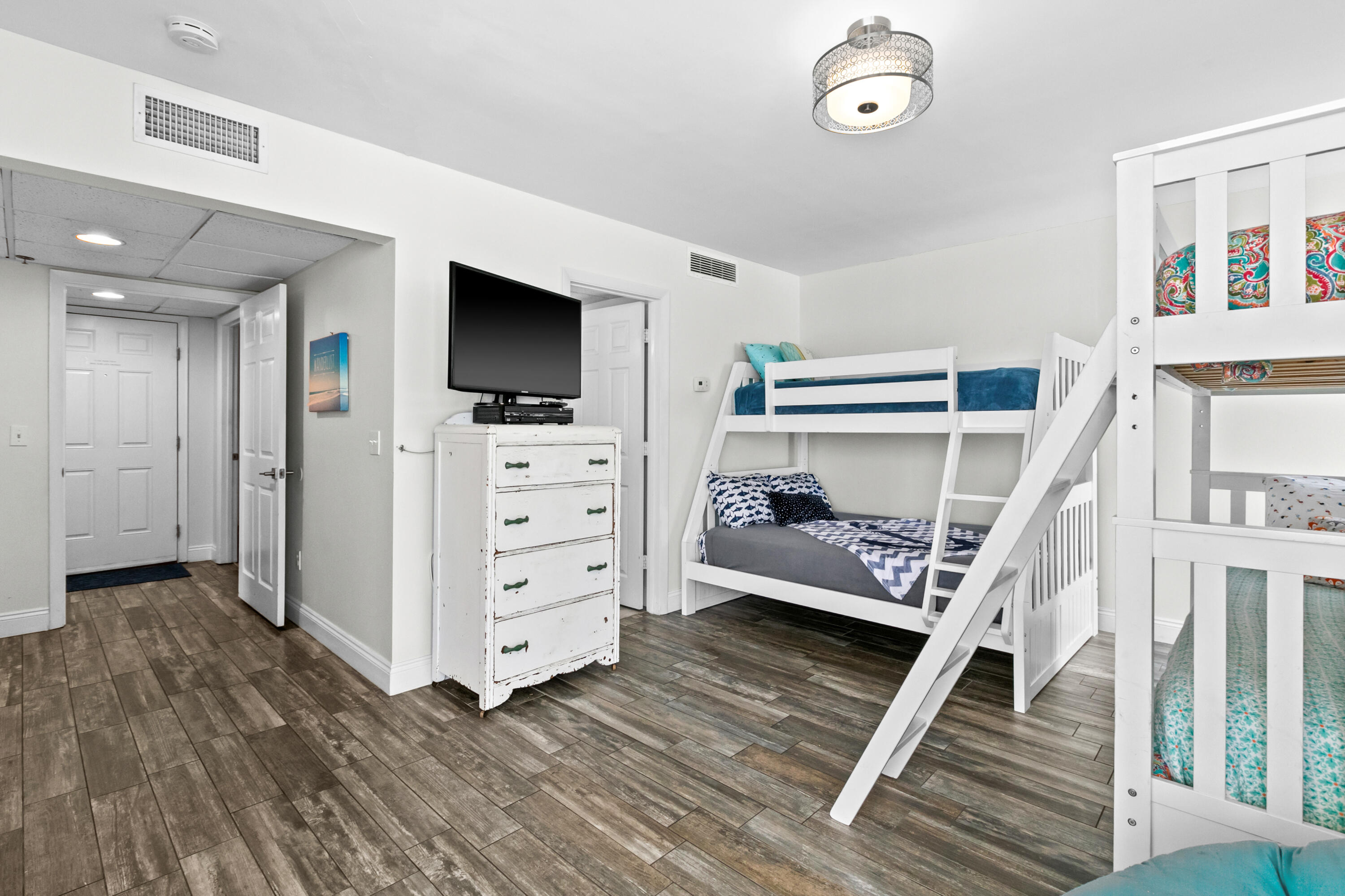 LONG BEACH - Residential