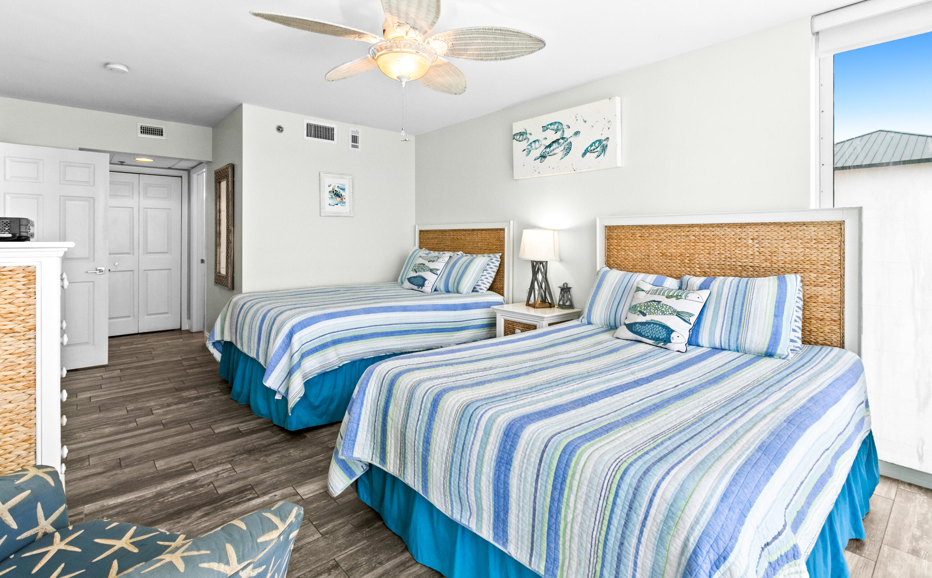 LONG BEACH - Residential