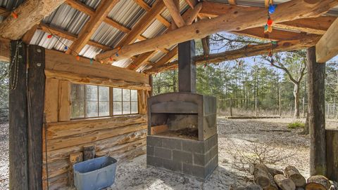 A home in DeFuniak Springs