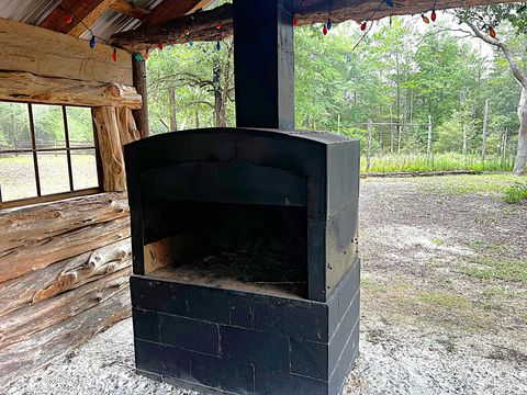 A home in DeFuniak Springs