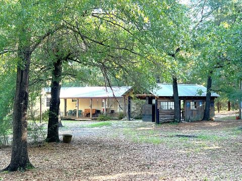 A home in DeFuniak Springs