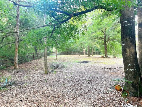 A home in DeFuniak Springs