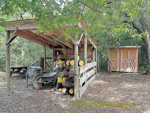 A home in DeFuniak Springs