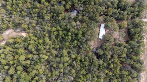 A home in DeFuniak Springs