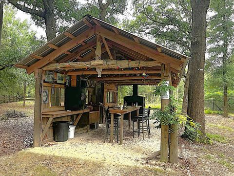 A home in DeFuniak Springs