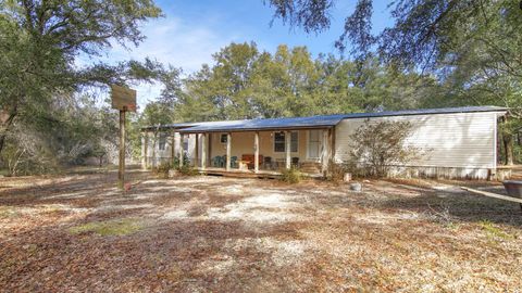 A home in DeFuniak Springs