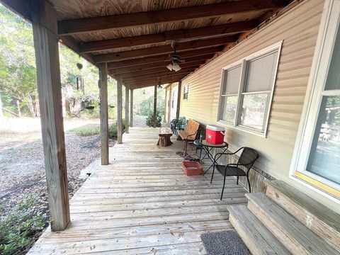 A home in DeFuniak Springs